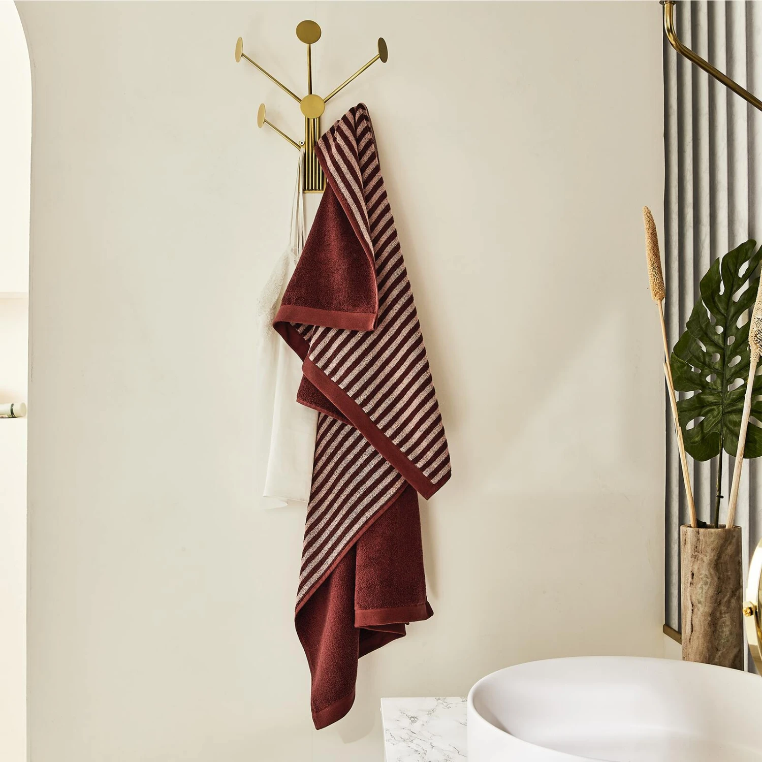 Serviette éponge-RAFAELA 4 Serviette éponge-RAFAELA – Image 2